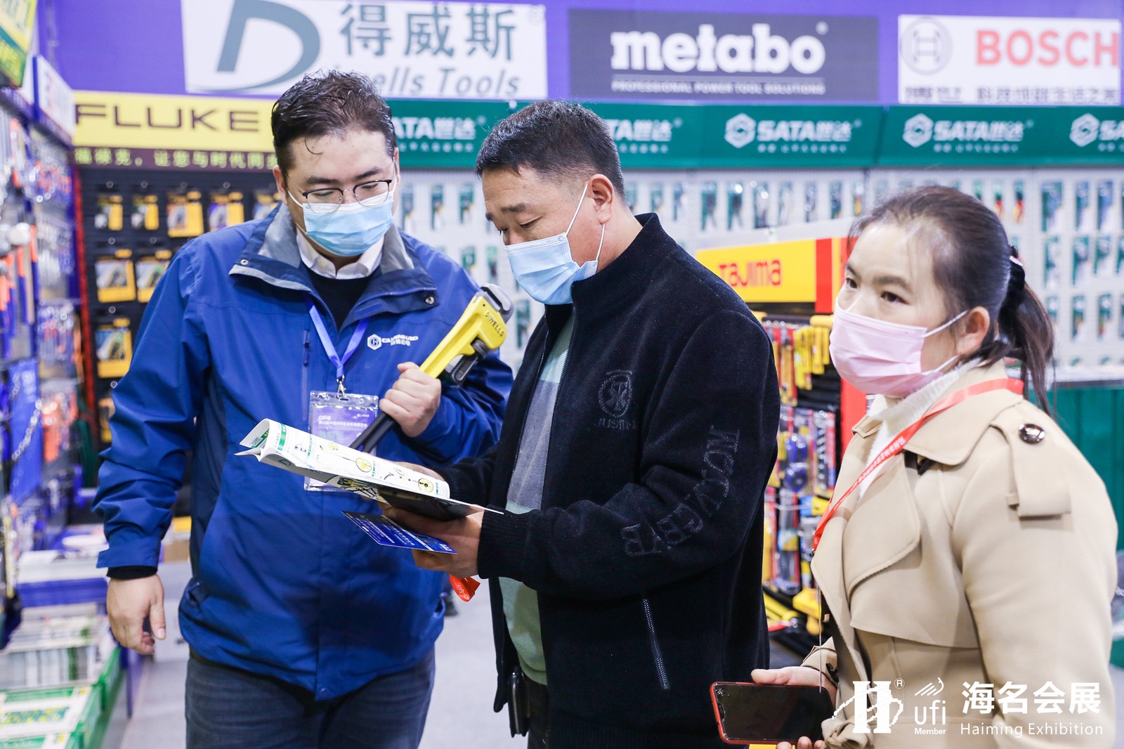 交谈2.jpg